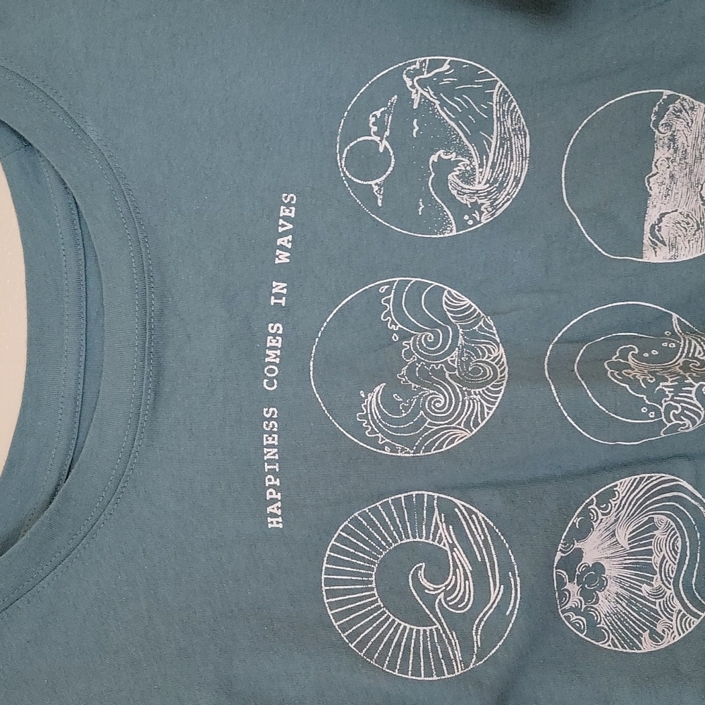 Queen Bees Crop Top - Picture 3 of 5